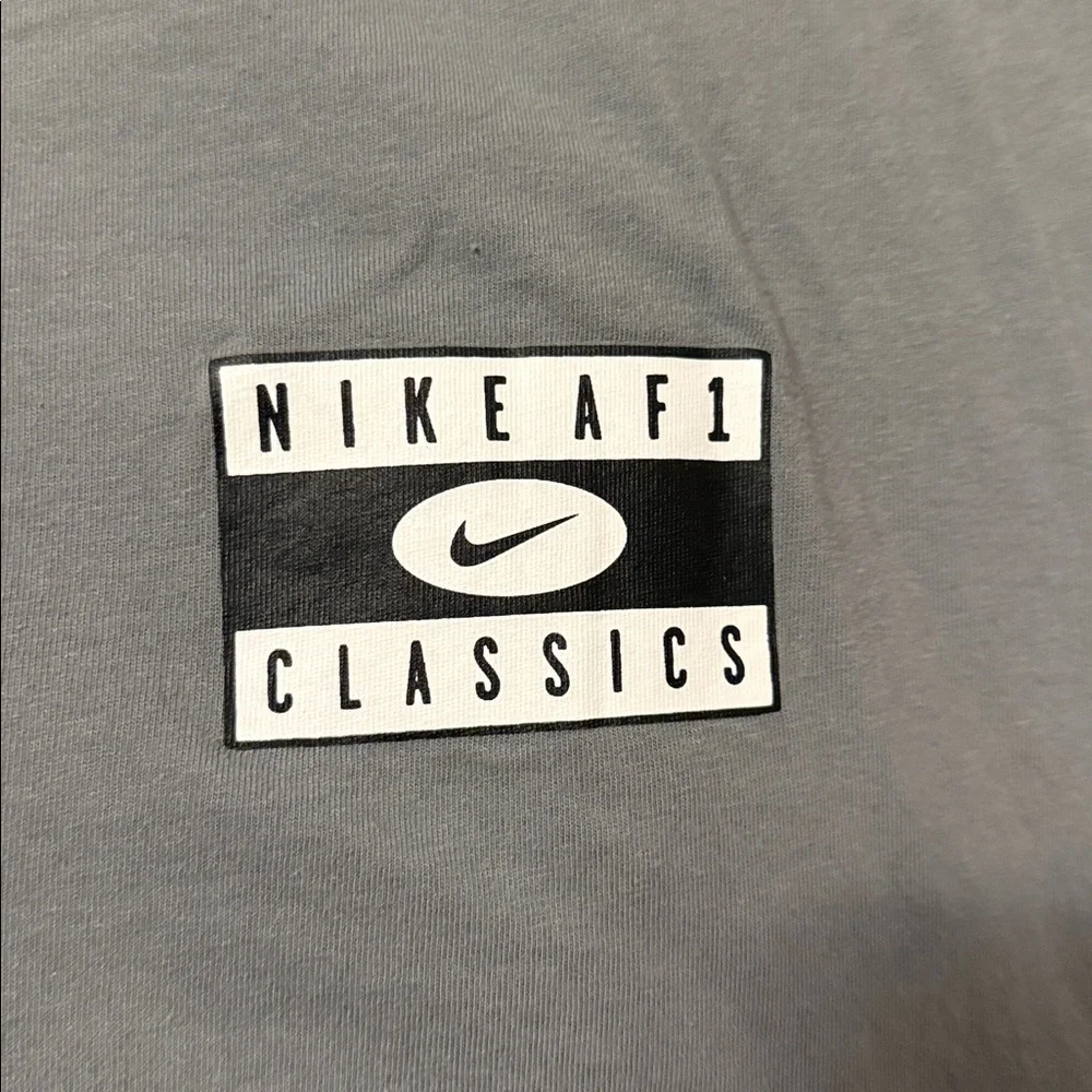 Nike The Nike Tee - Picture 7 of 8